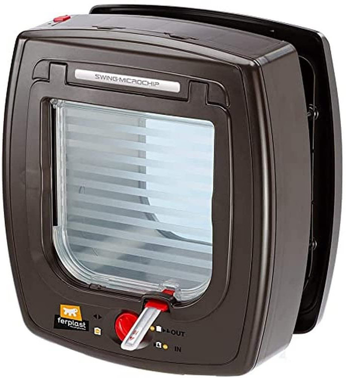 دارای آنتنی است که ریزتراشه زیرپوستی گربه شما را شناسایی و رمزگشایی میکند و هر بار که گربه برای عبور از در نزدیک میشود بهطور خودکار قفل آن را باز میکند.