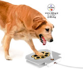 حیوان خانگی با پا گذاشتن روی آن، می تواند جریان مداوم آب آشامیدنی تازه را فراهم کند و با از بین رفتن وزن، آب متوقف می شود