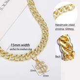 این قلاده طلای از زیرکون 14 میلی متری و زنجیر پیوند کوبایی دست ساز و الماس یخ زده و از نوعی آلیاژ بادوام ساخته شده است.