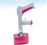 این اسکوپر نه تنها برای چیدن مدفوع سگ ها استفاده می شود، بلکه می توانید از آن برای سایر آشفتگی ها مانند مخروط کاج و برگ استفاده کنید.