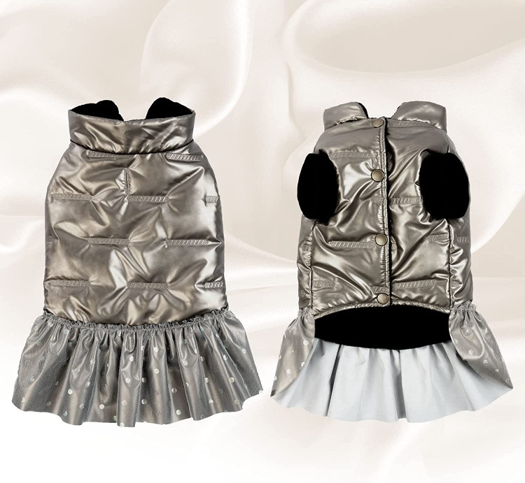 این ژاکت سگ از پارچه ضد آب ساخته شده است که بسیار ضد باد و ضد آب است که سگ شما را خشک و گرم نگه می دارد و داخل آن پشم گوسفند ضخیم است که نرم و گرم است تا دختر سگ شما دچار لرز نشود