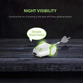 پیوست های دم را می توان برای گزینه های بیشتر جایگزین کرد (2 دم قابل تعویض شامل). علاوه بر این، اسباب بازی گربه به طور خودکار هر 10 دقیقه کار خاموش می شود.