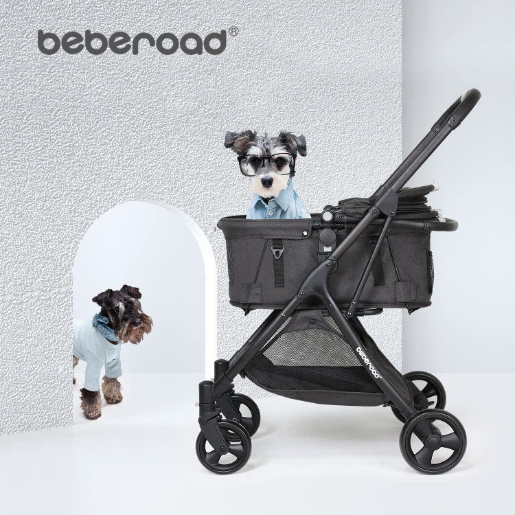 کالسکه سگ دارای پنجره های توری برای تهویه خوب است، مش بادوام دارای تنفس و دید عالی است و ورود حشرات را دشوار می کند.