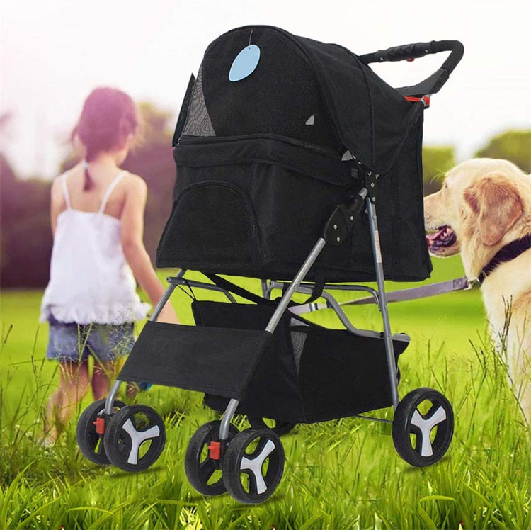 کالسکه حیوان خانگی ما یک نگهدارنده مناسب در نزدیکی دسته برای قرار دادن فنجان، تلفن و تنقلات دارد