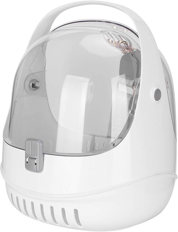 کوله پشتی حیوان خانگی چندین سوراخ هوا برای اطمینان از تهویه هوا در کیسه طراحی شده است و حیوان خانگی می تواند به راحتی نفس بکشد.