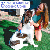 یک قلم موی دو منظوره توپ و برس دارای نوک گرد ملایم برای باز کردن راحت خز و پوشش زیرین در یک طرف است. طرف دیگر یک برس برس پی وی سی برای حالت دادن به خز برای درخشندگی و درخشندگی مطلوب است!