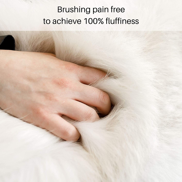 حیوانات محافظت طبیعی از پوست خود را دارند، بنابراین خوب نیست که اغلب آنها را حمام کنید. با از بین بردن موهای مرده و انواع کثیفی رشد موهای جدید را تسهیل می کنید.