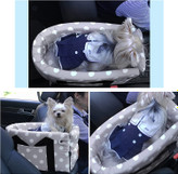 حیوانات خانگی می توانند از پنجره و دوردست ها به بیرون نگاه کنند و ماندن روی صندلی کنسول آنها را ساکت و شاد نگه می دارد.