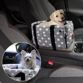 صندلی ماشین سگ ما از پارچه باکیفیت ساخته شده است و بدون توجه به اینکه سگ چگونه حرکت می کند، شکل ثابت و محکمی دارد