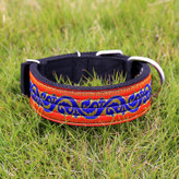 این قلاده بسیار منحصر به فرد است، تمام الگوها با تکنولوژی گلدوزی سنتی ساخته شده اند