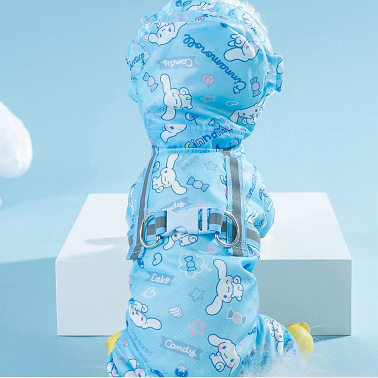 این کت بارانی برای سفر در روزهای بارانی مناسب است و تطابق رنگ های روشن باعث می شود عیار کوچولوی شما همچنان نقطه روشنی در میان جمعیت باشد