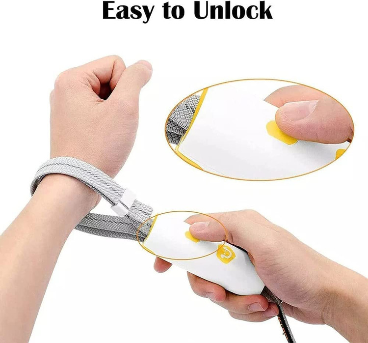 قفل مچ دست با یک دکمه باز می شود. طراحی قفل دو مرحله ای به شما این امکان را می دهد که حیوان خانگی خود را در هر زمان و هر مکان در آغوش بگیرید و دستان خود را رها کنید.